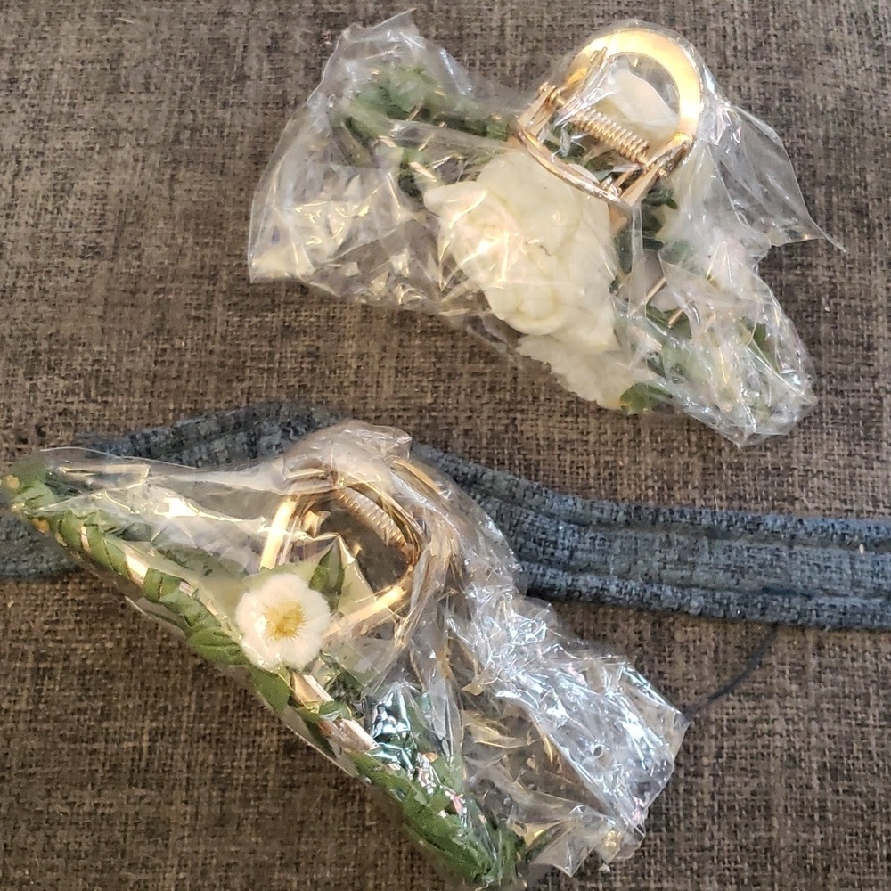 ITingstere 2 Piece Non-Slip Metal Butterfly Flower Clips